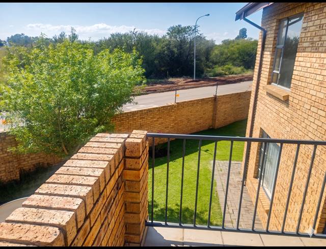 2 BEDROOM TOWNHOUSE FOR SALE IN RIVERSDALE
